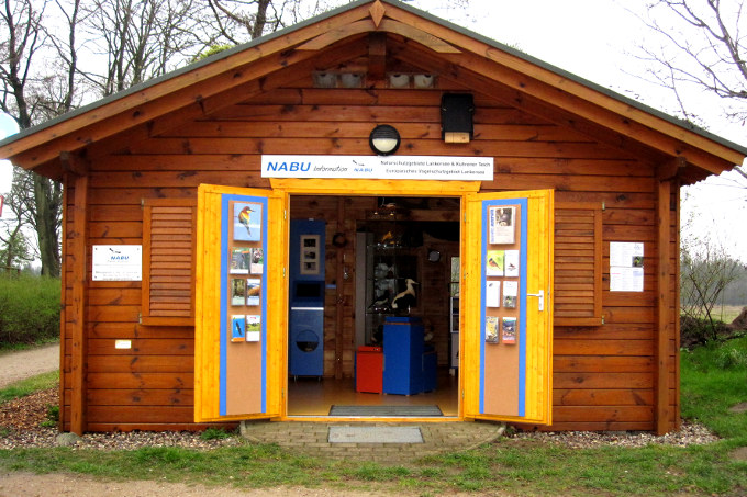 NABU Infohütte, außen - Foto: Hendrik Oehler
