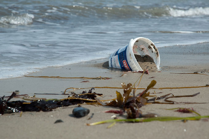 Müll am Strand - Foto: Andrea Hentschel